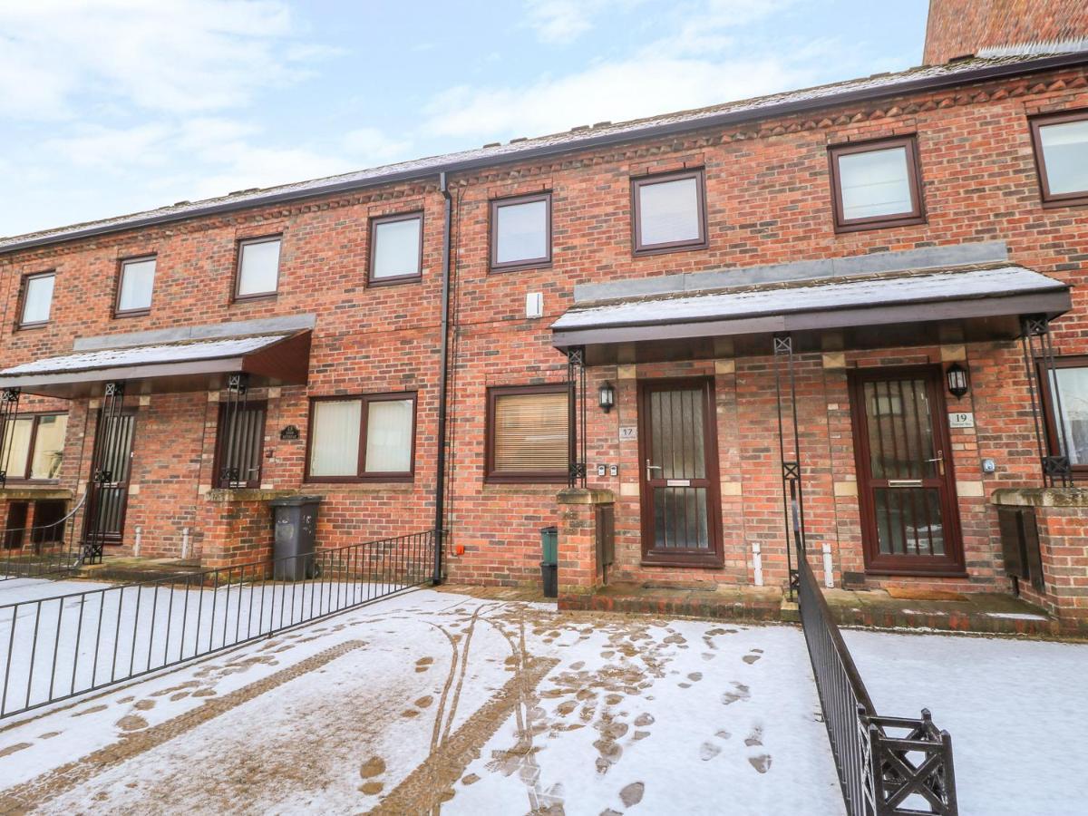 17 Fewster Way Villa ยอร์ค ภายนอก รูปภาพ
